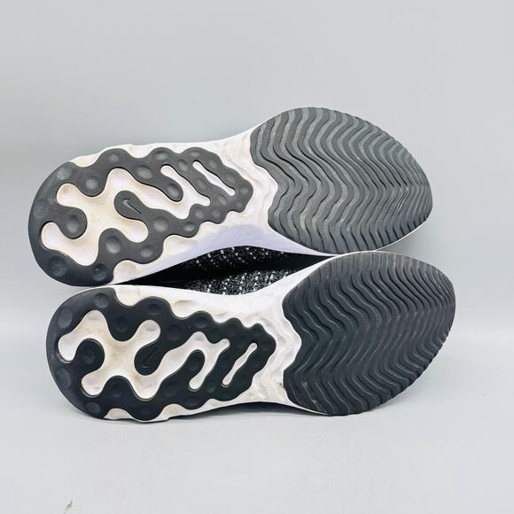 Nike Shoes Womens 9 Black White React Phantom Run Flyknit 2 Running Sneakers - Picture 10 of 12